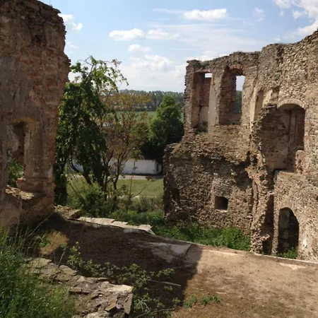 Tatil Evi Lisovna-prazdninovy Dum S Vinnym Sklepem