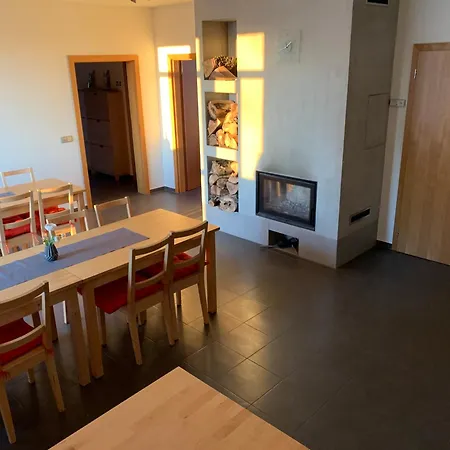 Tatil Evi Lisovna-prazdninovy Dum S Vinnym Sklepem *