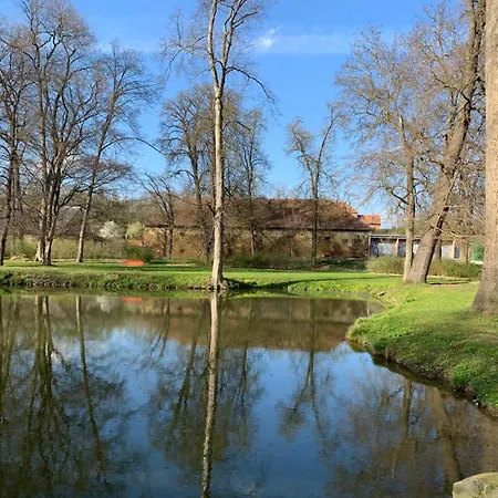 Tatil Evi Lisovna-prazdninovy Dum S Vinnym Sklepem Zerotice