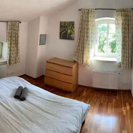 Lisovna-prazdninovy Dum S Vinnym Sklepem Tatil Evi *